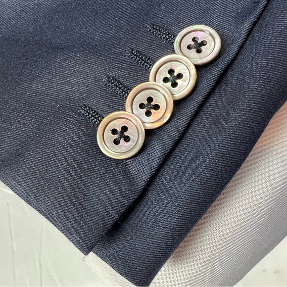 Loro Piana Navy Blue Super 150’s Wool 44L Mother Of Pearl Buttons Blazer Jacket - Picture 2 of 8